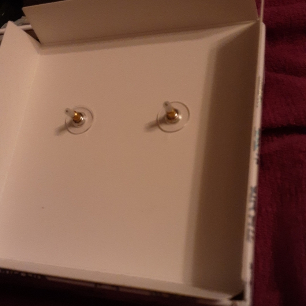 Disney BaubleBar Stitch Christmas Holiday Sweater Stud Earrings NWT - Picture 3 of 3
